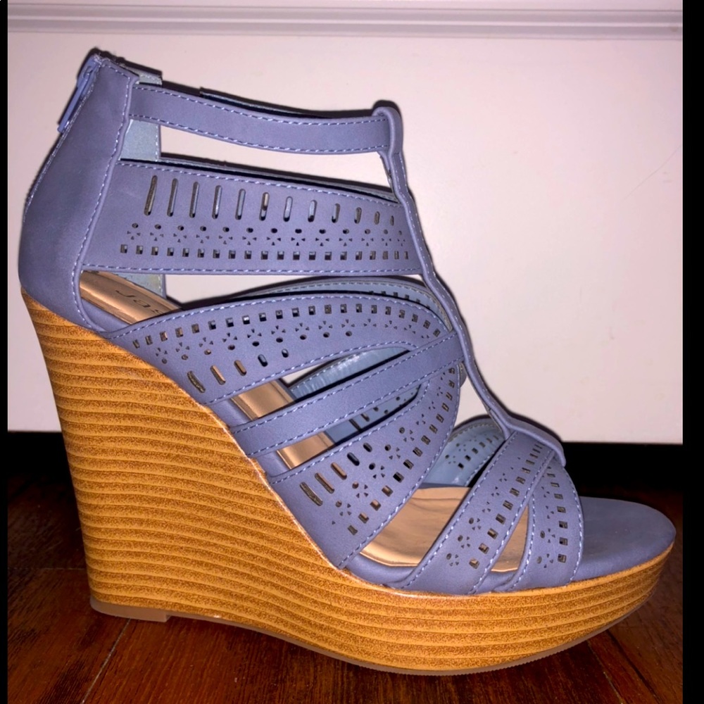 Jasmine wedges